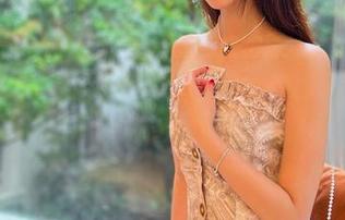 羽生三未护士写真精选：暖心瞬间尽在图库之中