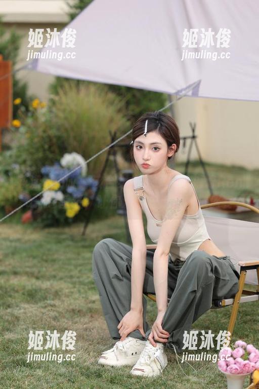 花漾show-小海臀Rena 花漾show - 该合集太美了!小海臀Rena黑色壁纸,让你流连忘返的视觉盛宴