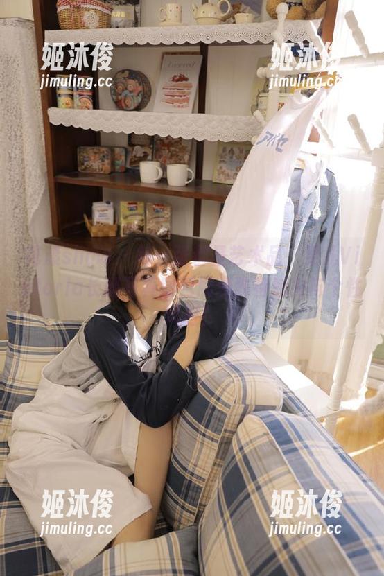 花漾show-果儿Victoria 花漾show - 每一张都是艺术品,果儿Victoria长腿写真图包展现独特魅力与个性风格!