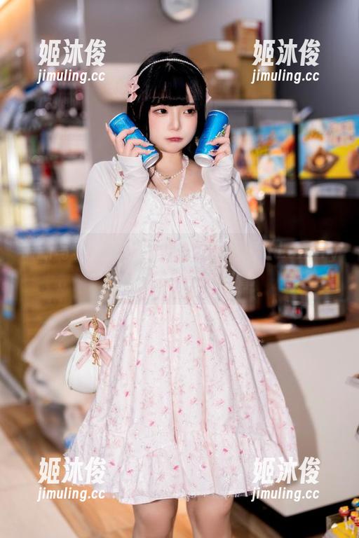 落落Raku 最新写真图册:落落Raku解密《LonelyMary》的情感故事