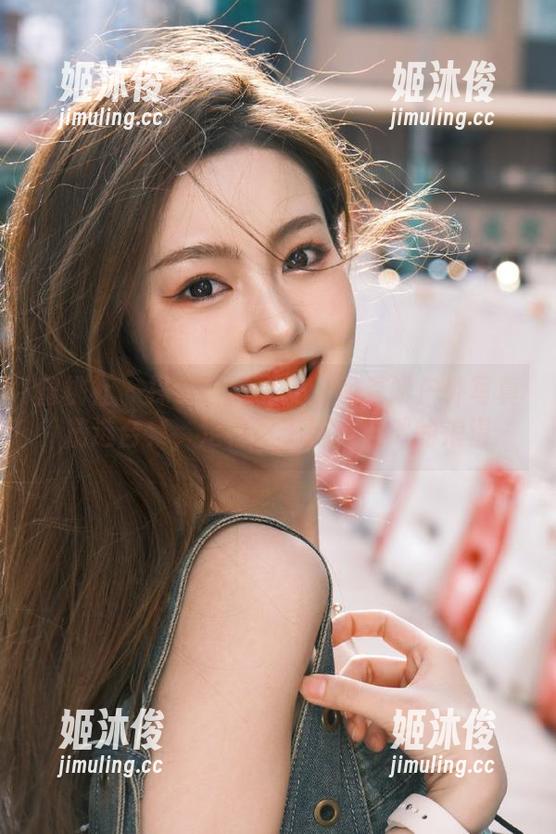 蜜桃社-伊素妍 蜜桃社 - 探索自然之美:伊素妍户外写真精选合集,定格属于她与自然的浪漫
