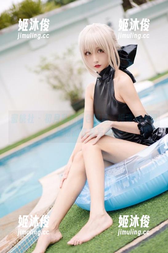 蜜桃社-初月 蜜桃社 - 初月私拍图包精选,揭晓她不同风格的套装写真