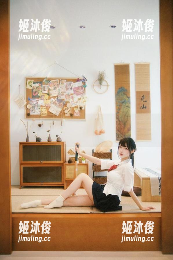 蜜桃社-王婉悠Queen 蜜桃社 - 王婉悠Queen裤里丝的美丽世界:精选图片揭示她的创作灵感