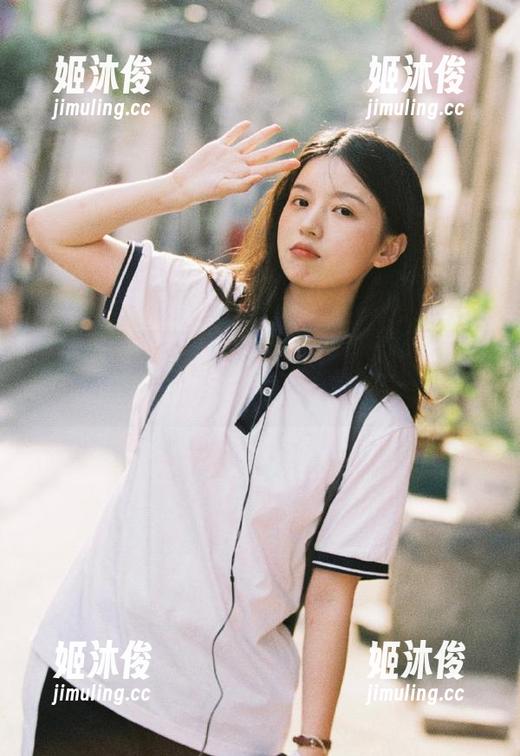 蜜桃社-真希 蜜桃社 - 真希女王最新图册发布:独家展示她的风格与气质