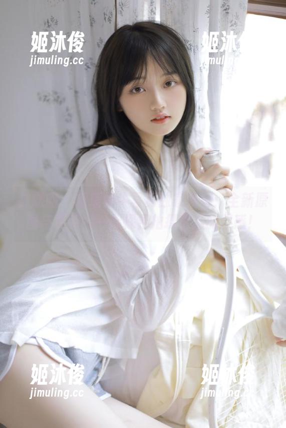 袜啵啵-瑶瑶 袜啵啵 - 瑶瑶奶牛写真独家发布:全新原图与更新,一起探寻拍摄背后的灵感!