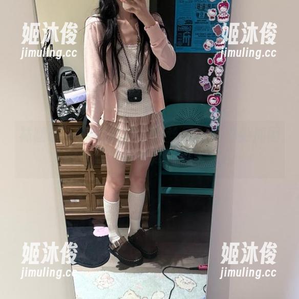 袜啵啵-雪糕 袜啵啵 - 探索雪糕的黑丝摄影:脚尖加固款作品闪耀图库,引人注目