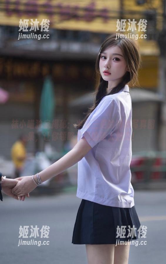 袜小喵 袜小喵独家揭秘:半夜三更的神秘写真图集,让你领略夜晚的迷人魅力!