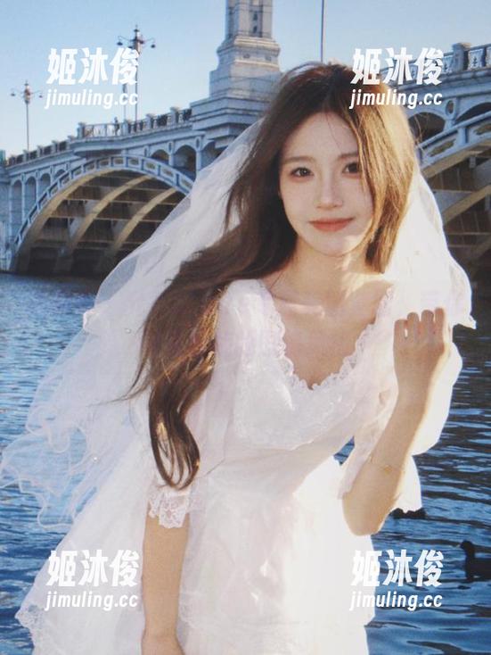 语画界-允儿Claire 语画界 - 允儿Claire专属美图套图,带你领略独特的剧情风格