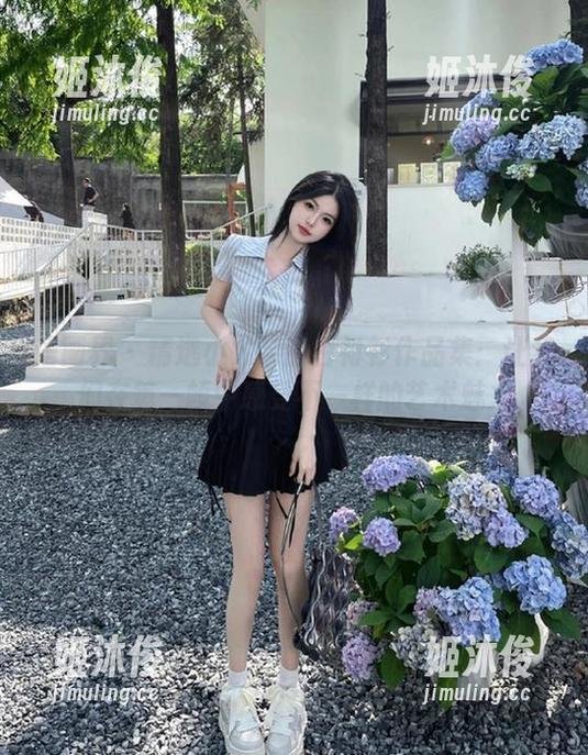 语画界-小尤奈 语画界 - 精选小尤奈的白衬衫作品集:让我们在每一帧中感受不一样的艺术魅力
