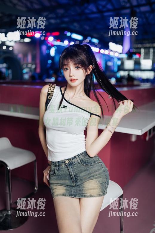 语画界-小蛮妖Yummy 语画界 - 小蛮妖Yummy全套写真合集:修女题材带来的视觉盛宴