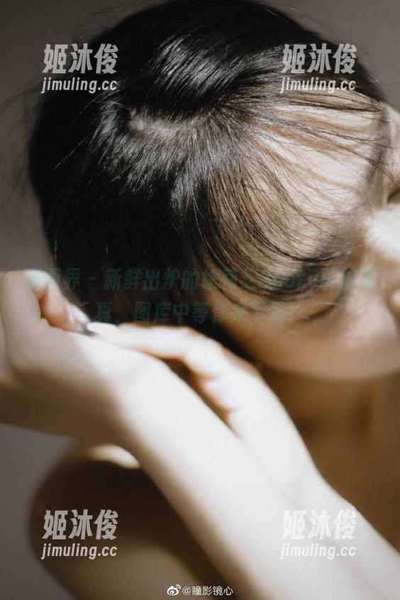 语画界-徐莉芝Booty 语画界 - 新鲜出炉的徐莉芝Booty豹纹写真,图库中等你来下载!