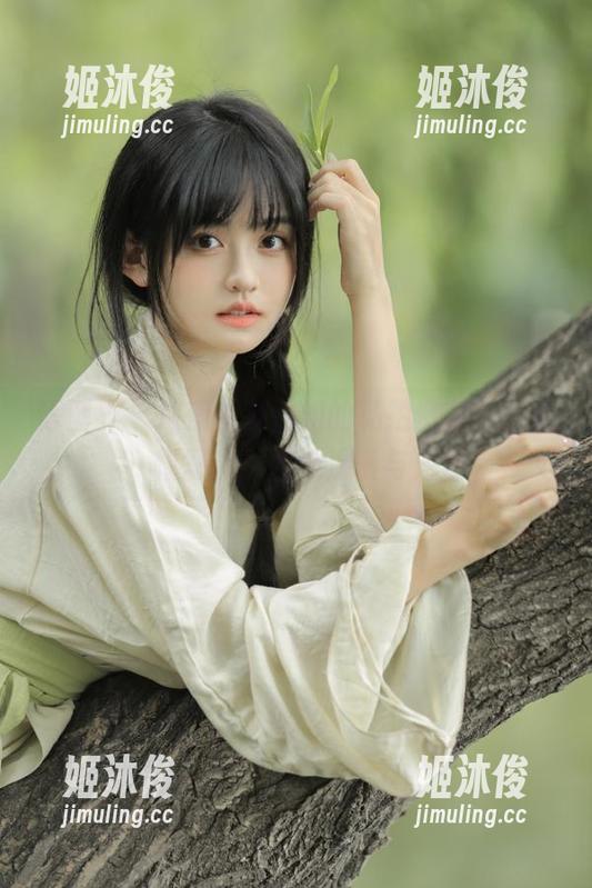 语画界-梦梵 语画界 - 探索梦梵姐姐的私拍资源,让每一幅写真都传递温暖与力量