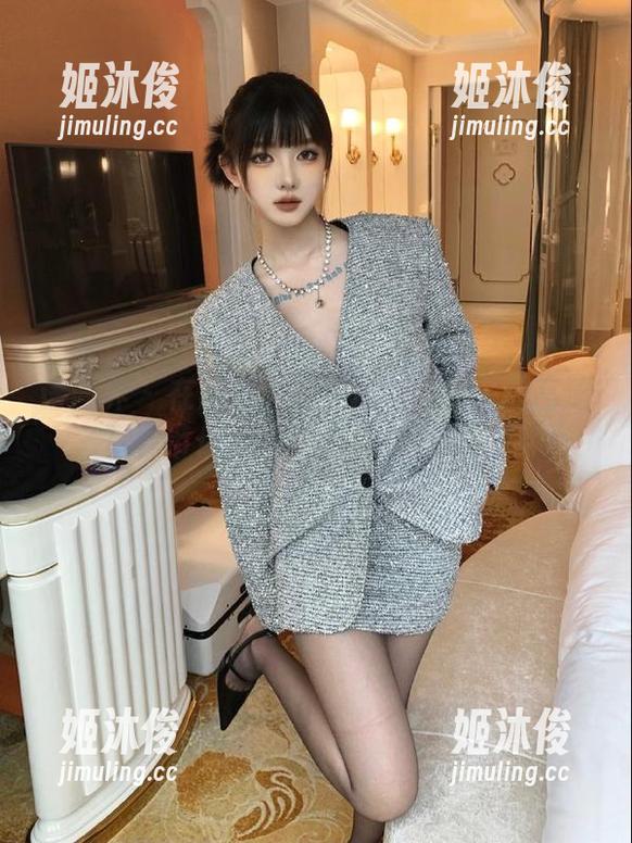语画界-雅雯 语画界 - 在黑白世界中遨游:雅雯的高清写真带你走进不一样的心灵画卷