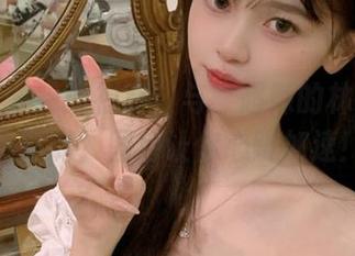 微密圈 – 独家福利！与“超辣的林一”女王同游，图包让你心跳加速！