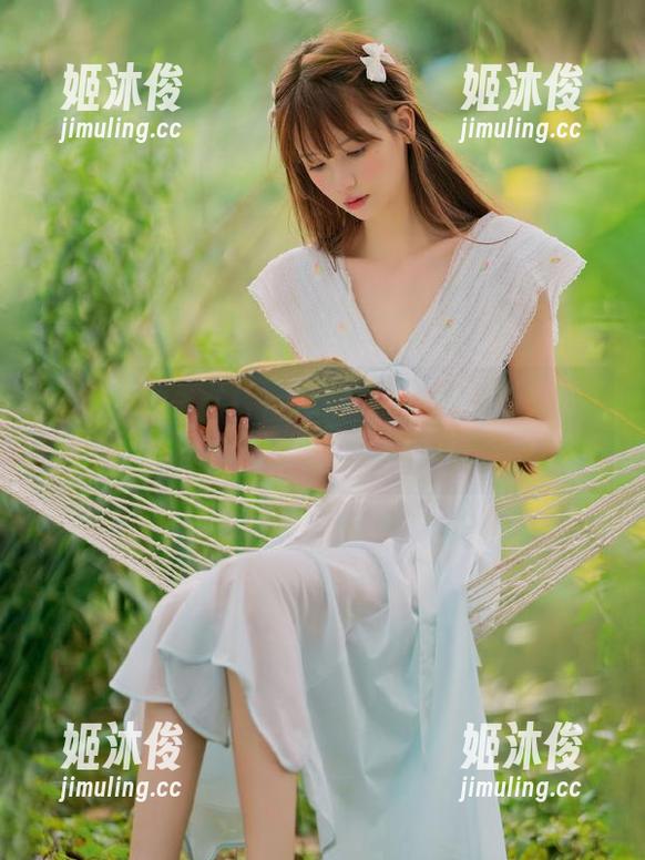 轰趴猫-梦心玥 轰趴猫 - 梦心玥,她的甜心私房美图,宛如梦中情人,笑翻整个街坊邻居!
