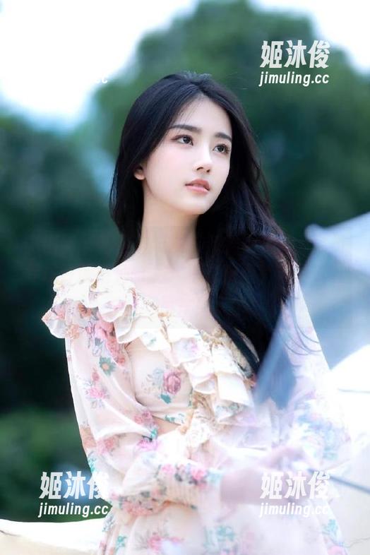 辣妈女神 微密圈 - 不容错过的“辣妈女神VIP会员专属订阅系列-1月”写真资源,带你领略风采!