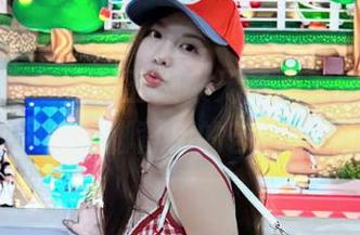 微密圈 – 迷人的五姨太无圣光美图专辑，带你领略美脚背后的艺术与诱惑。