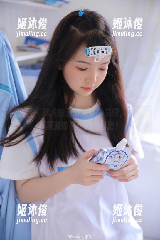 迷人的五姨太 微密圈 - 迷人的五姨太香车美臀,带您绝对震撼的美图精选体验!