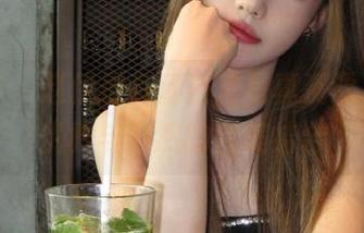 青豆客 – 赵伊彤高清浴室写真资源，尽显优雅与自然的完美结合