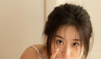 青豆客 – 魅力四射的雪Baby，红裙下的高清写真为你带来惊艳视效！