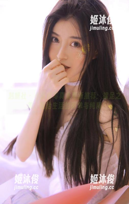 魅妍社-小沫琳 魅妍社 - 小沫琳写真集更新推荐:裸足之美,重拾生活的简单与纯粹