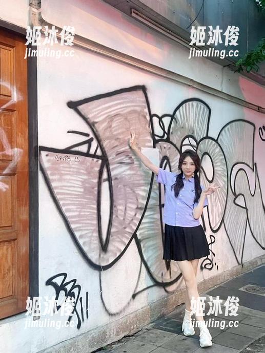 魅妍社-杨漫妮 魅妍社 - 学姐杨漫妮的优秀写真作品,尽在这个充满惊喜的网盘里!