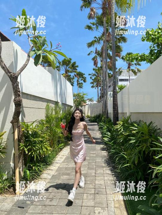 魅妍社-王婉悠Queen 魅妍社 - 一览王婉悠Queen眼镜写真图集,感受她如何演绎时尚与优雅