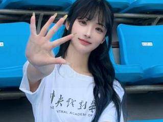 魅瞳meroko的棉袜写真作品集，透过镜头感受她的独特风情