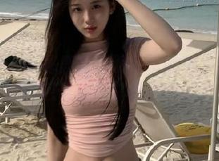 微密圈 – 揭秘鹿瑶透明吊带的魅力：独家写真图包合集与你共享梦幻时刻