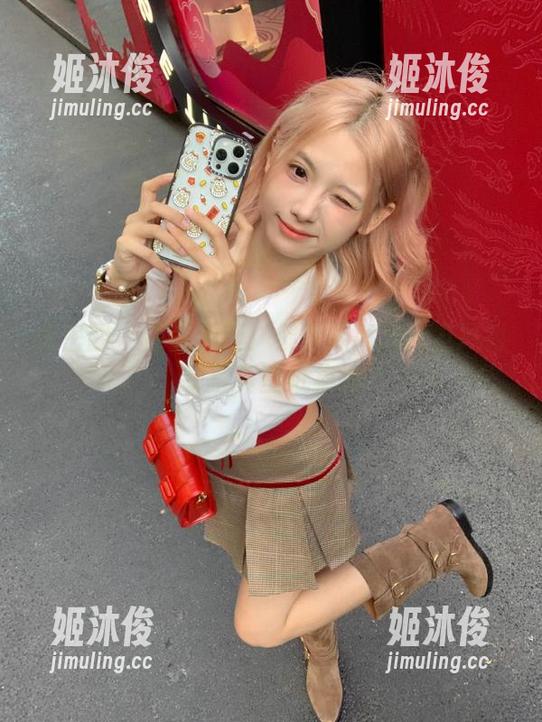 黎允熙 微密圈 - 甜美清新:黎允熙高清女友风衬衣写真壁纸集锦